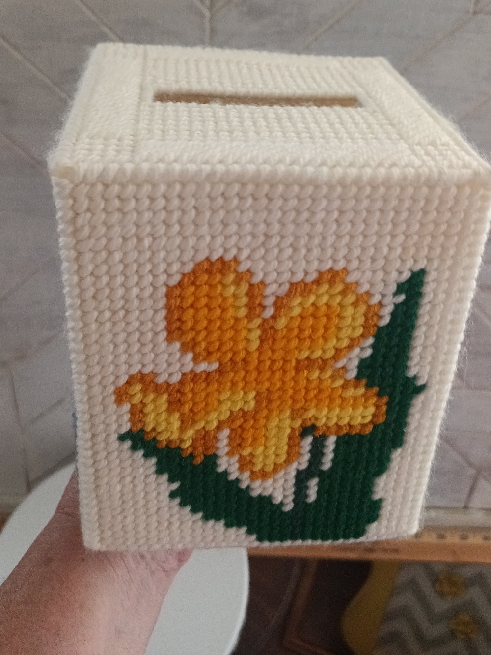 Handmade Spring! Vintage Needlepoint Tissue Cover 4.5"x6" Pretty!